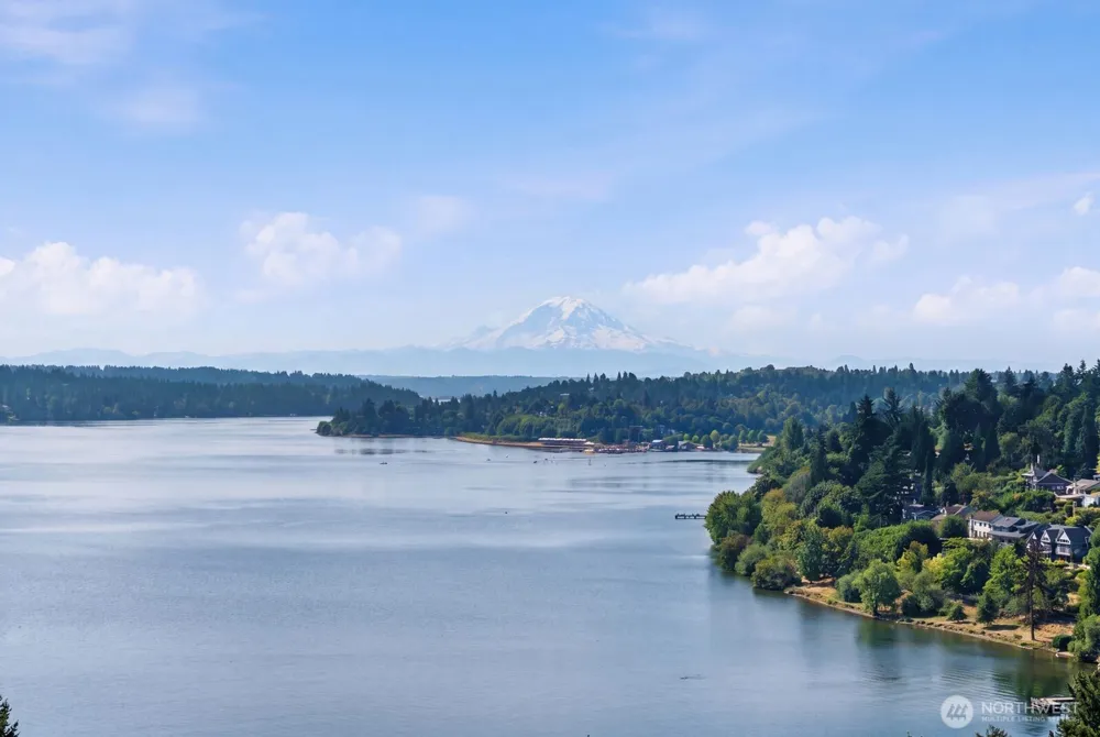 1525 36th Avenue S Seattle, WA 98144