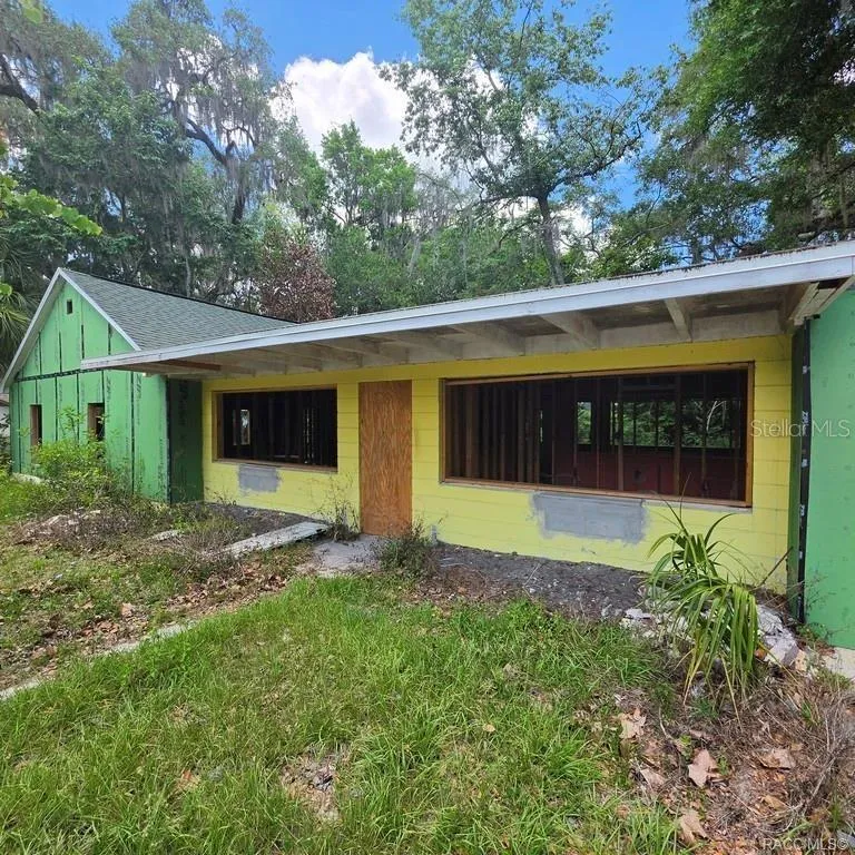 8869 E OGDEN LANE Floral City, FL 34436