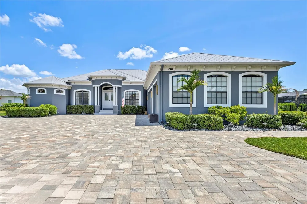 1911 148TH COURT E Bradenton, FL 34212
