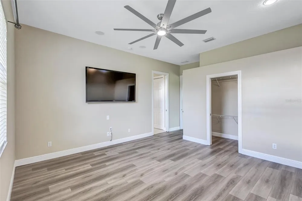 1911 148TH COURT E Bradenton, FL 34212