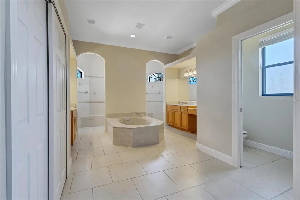 1911 148TH COURT E Bradenton, FL 34212