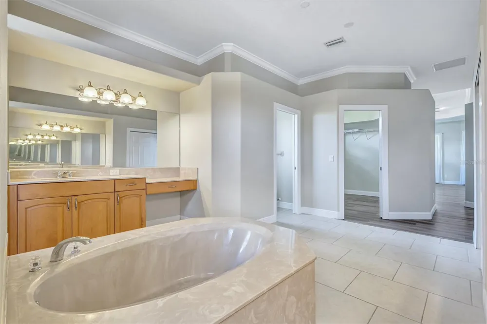 1911 148TH COURT E Bradenton, FL 34212