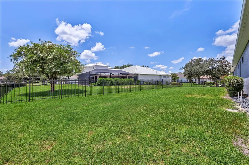 1911 148TH COURT E Bradenton, FL 34212