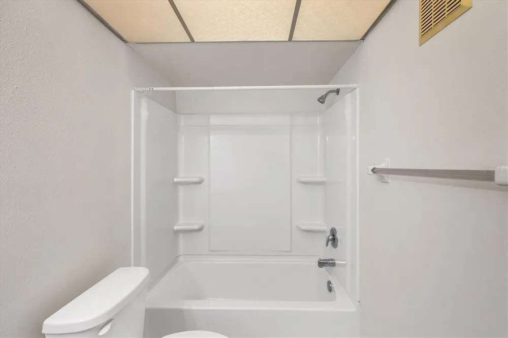 5800 HOLLYWOOD BOULEVARD #312 Sarasota, FL 34231