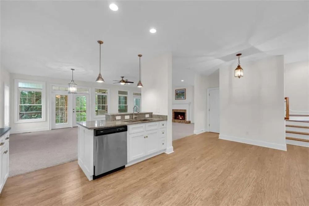 27 Classic Drive Hartwell, GA 30643