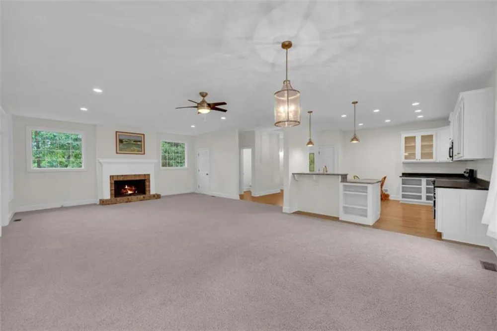 27 Classic Drive Hartwell, GA 30643