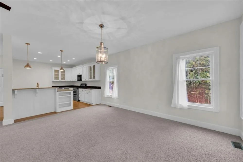 27 Classic Drive Hartwell, GA 30643