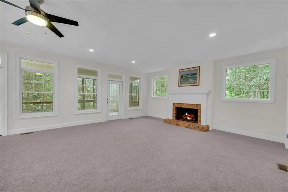 27 Classic Drive Hartwell, GA 30643