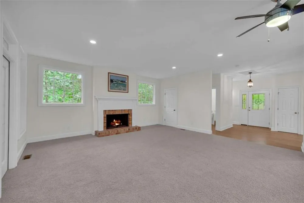 27 Classic Drive Hartwell, GA 30643