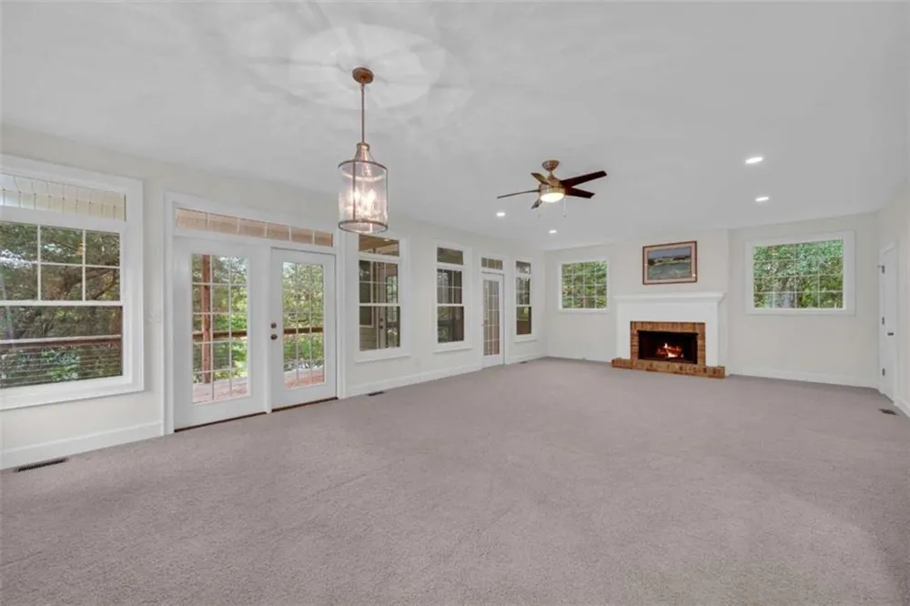 27 Classic Drive Hartwell, GA 30643