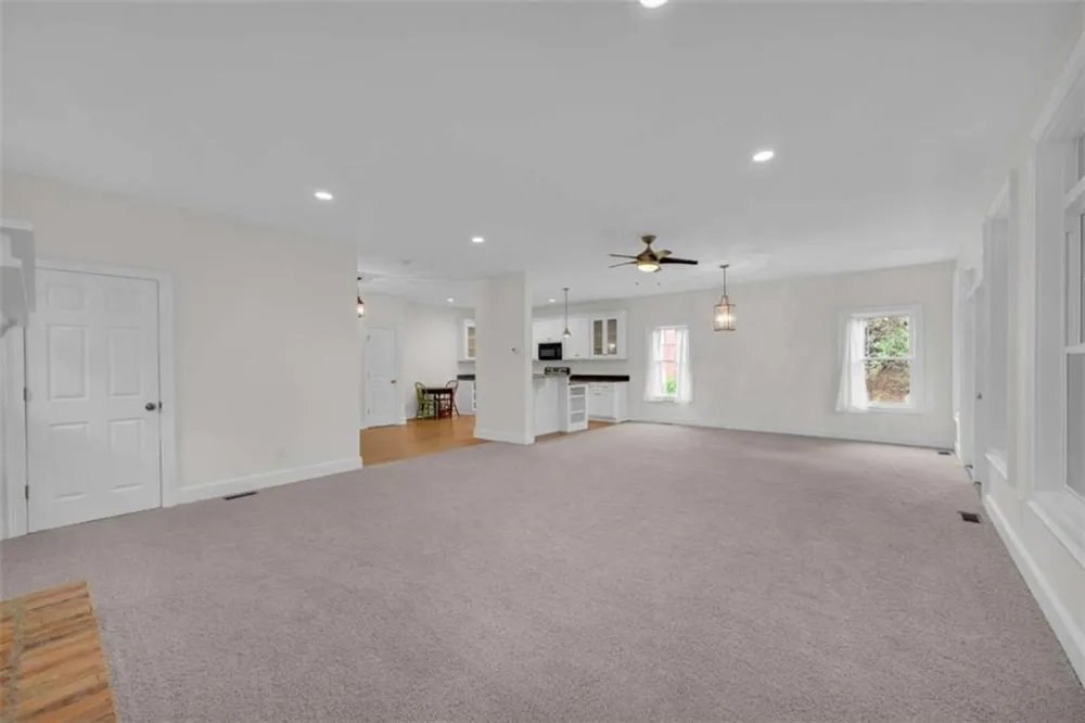 27 Classic Drive Hartwell, GA 30643