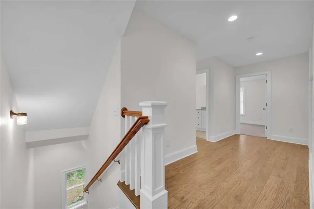 27 Classic Drive Hartwell, GA 30643