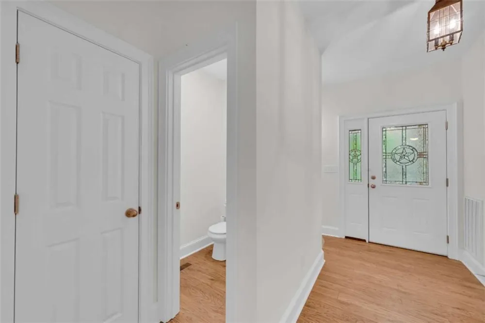 27 Classic Drive Hartwell, GA 30643