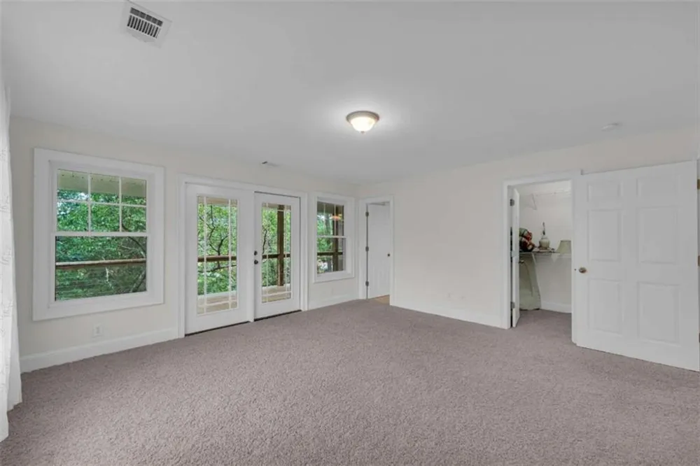 27 Classic Drive Hartwell, GA 30643
