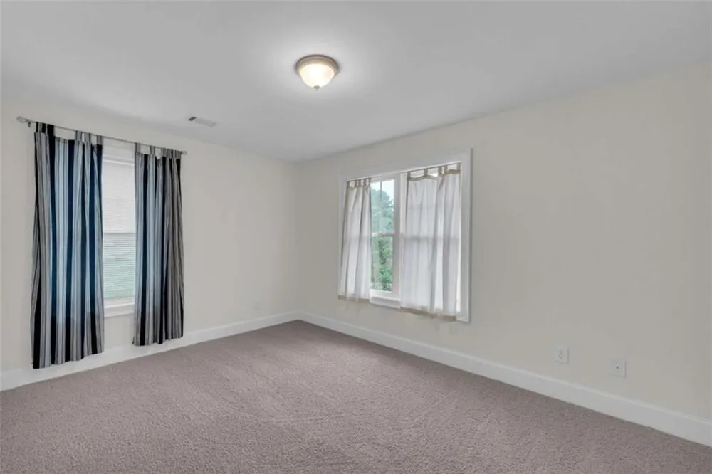 27 Classic Drive Hartwell, GA 30643