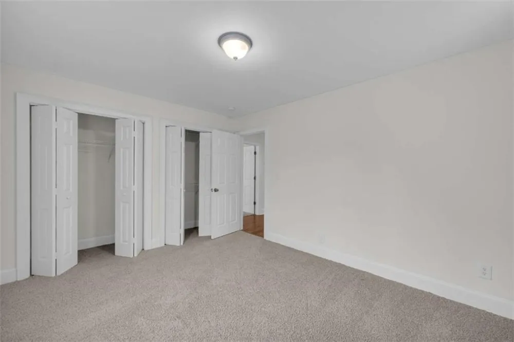 27 Classic Drive Hartwell, GA 30643