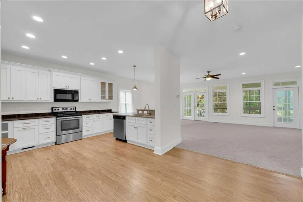 27 Classic Drive Hartwell, GA 30643