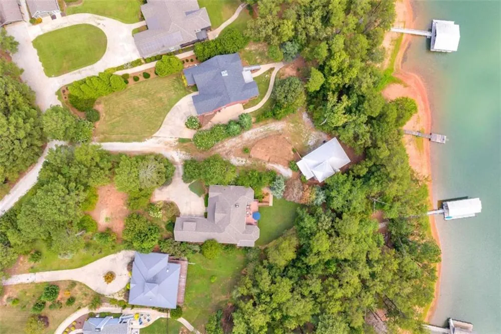 27 Classic Drive Hartwell, GA 30643