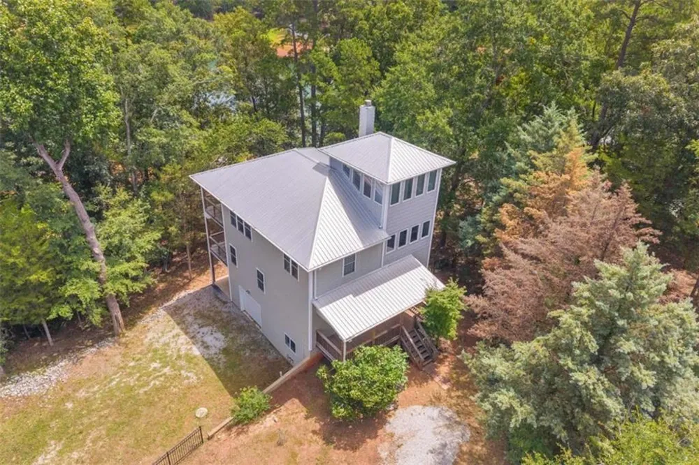 27 Classic Drive Hartwell, GA 30643