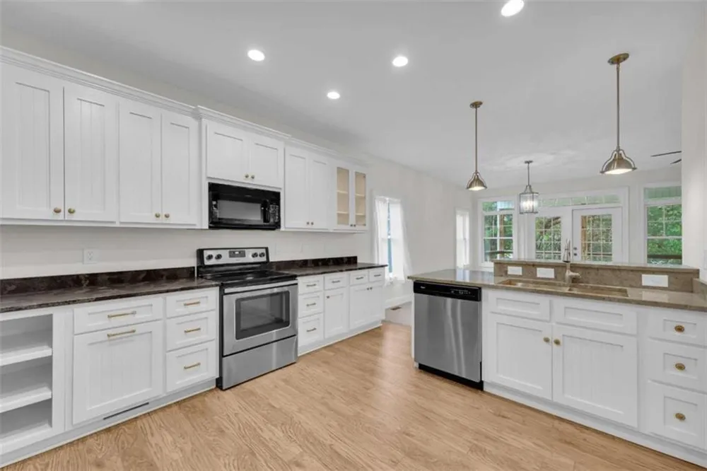 27 Classic Drive Hartwell, GA 30643