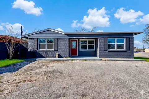 2102 Dewberry Lane
