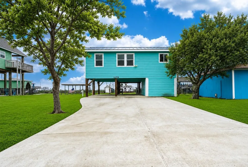 1278 County Road 202 Sargent, TX 77414
