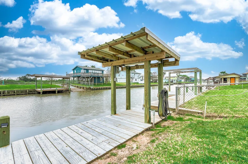 1278 County Road 202 Sargent, TX 77414