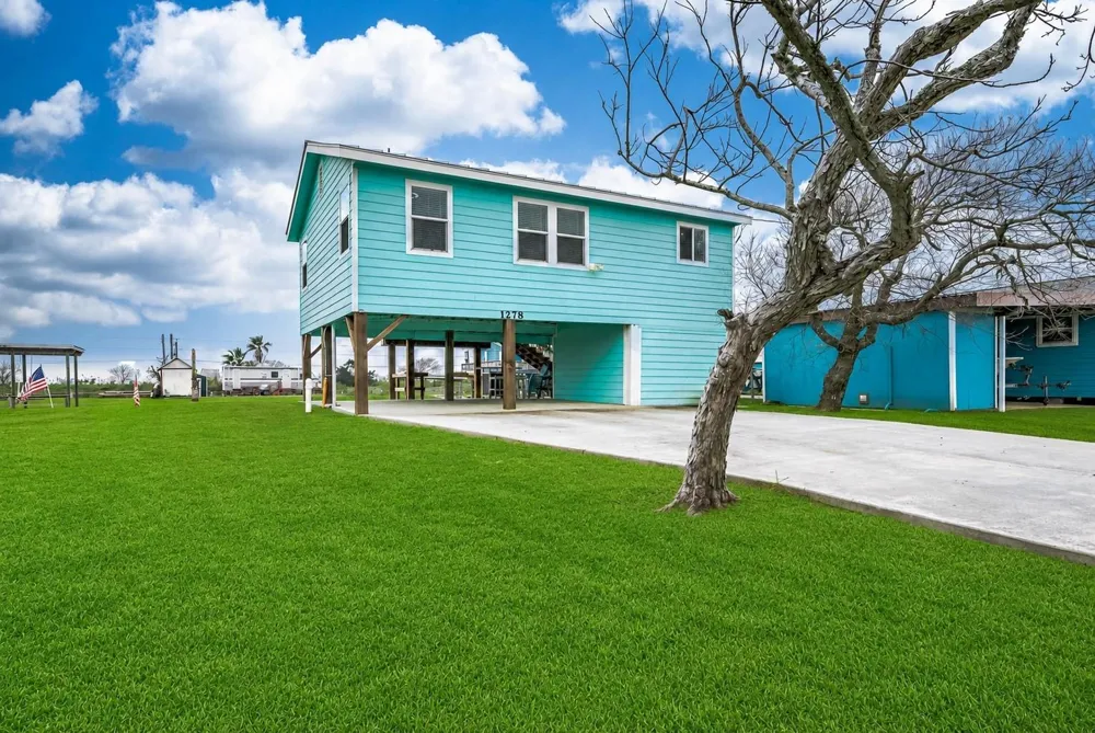 1278 County Road 202 Sargent, TX 77414