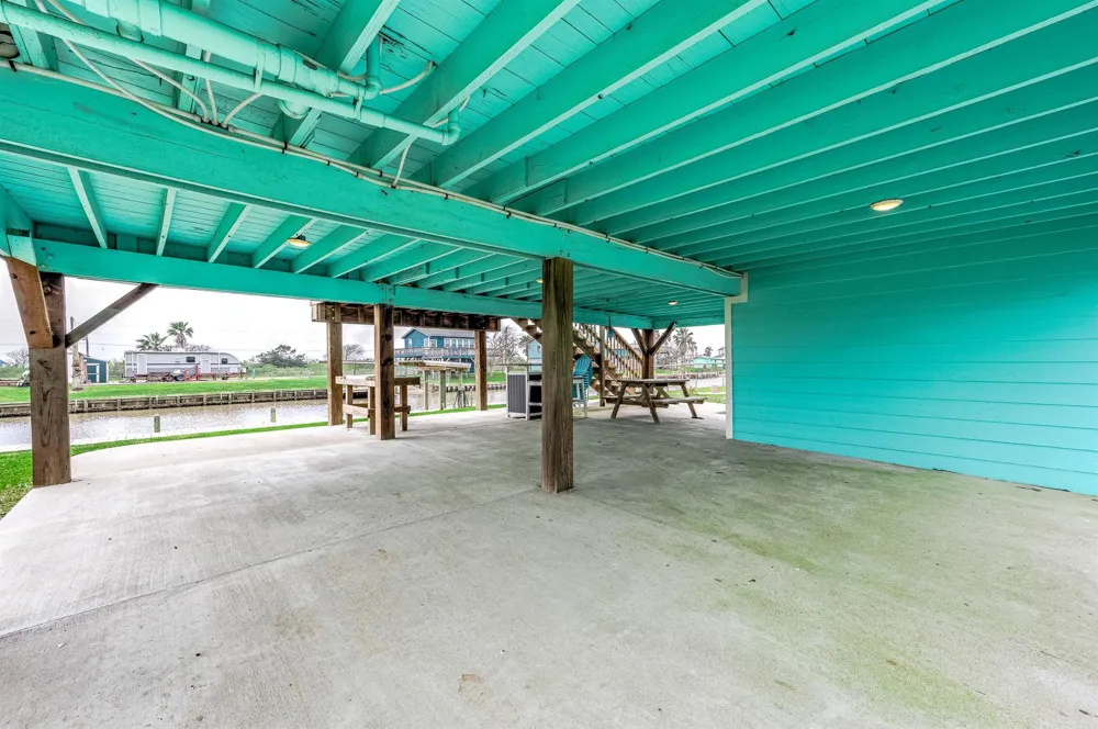 1278 County Road 202 Sargent, TX 77414