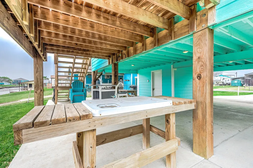 1278 County Road 202 Sargent, TX 77414