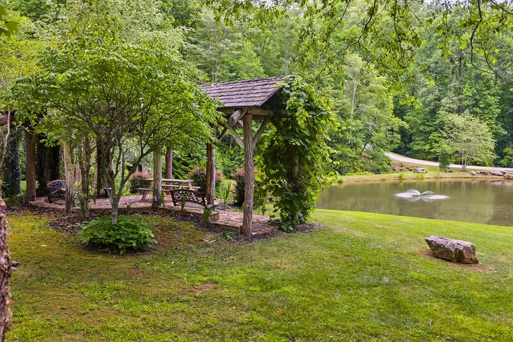 Winding Stairs Rd Topton, NC 28781