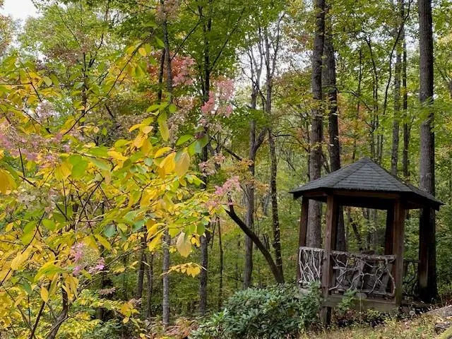 Eagle Crest Way Bryson City, NC 28713