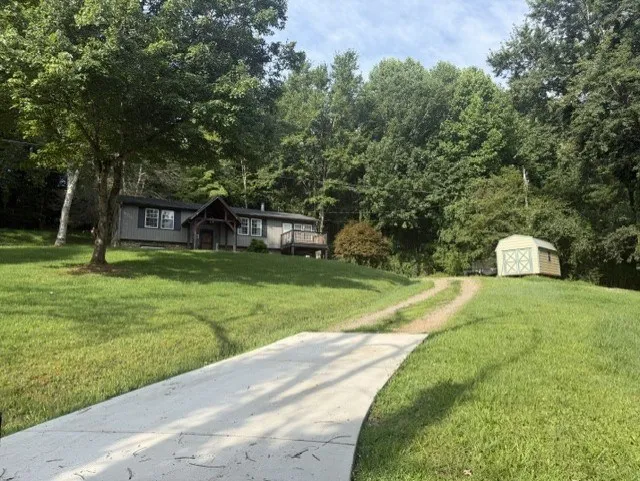 Wide Horizon  Drive Franklin, NC 28734