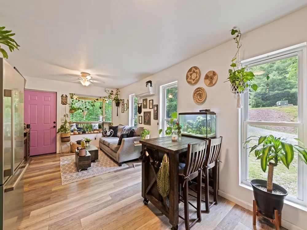 McKinzie Place Waynesville, NC 28785