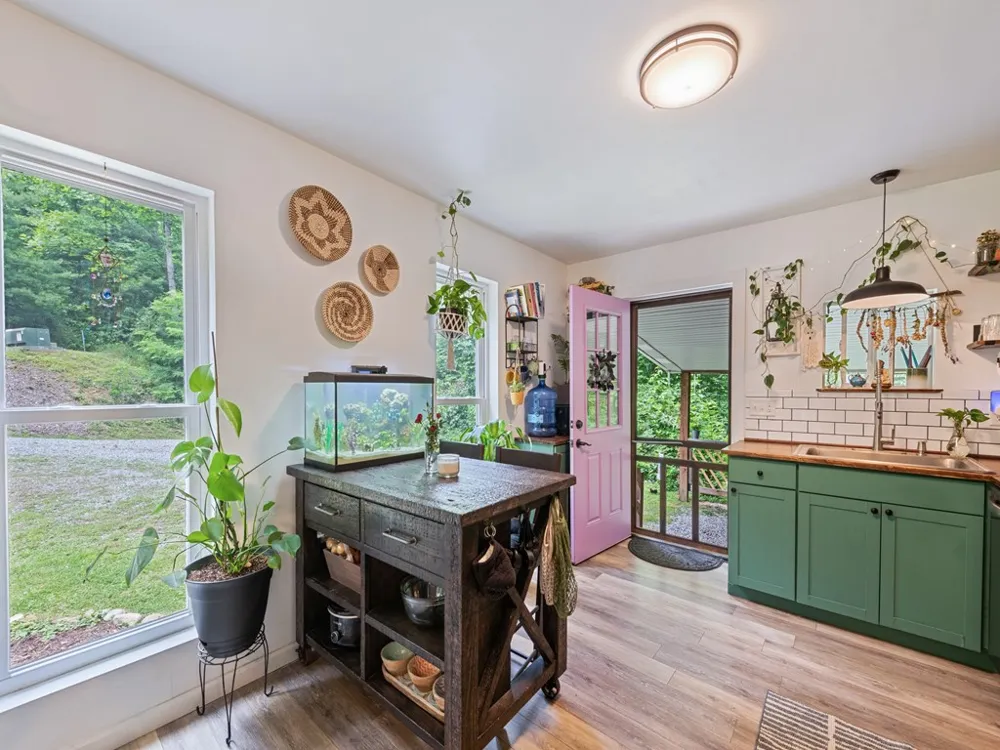 McKinzie Place Waynesville, NC 28785