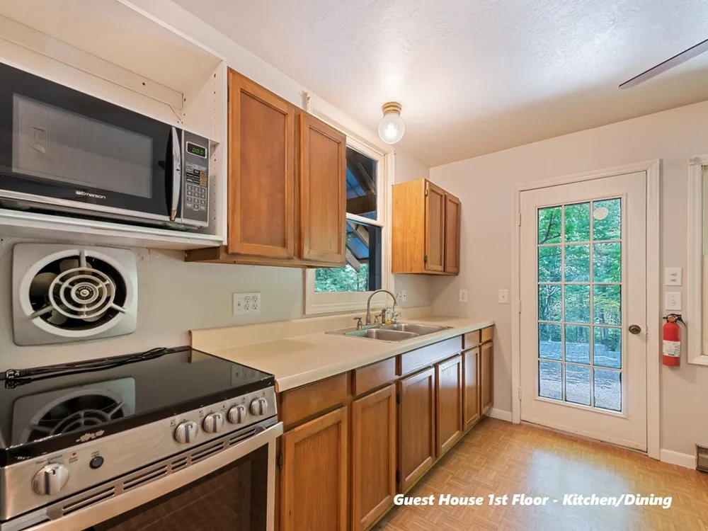 Merrie Way Waynesville, NC 28786