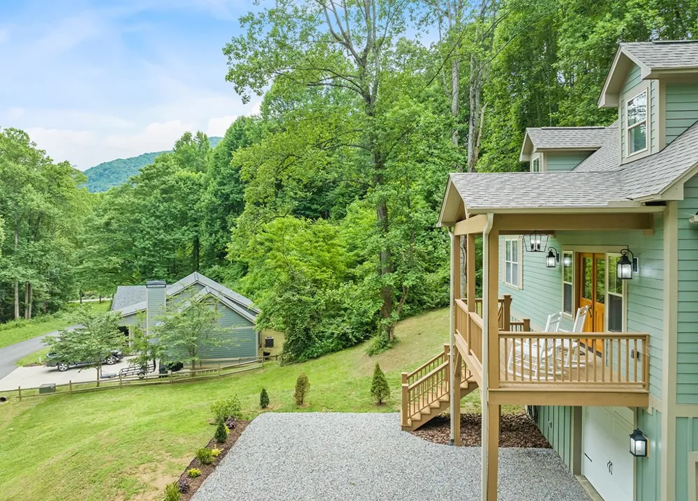Garnet Spring Lane Waynesville, NC 28785
