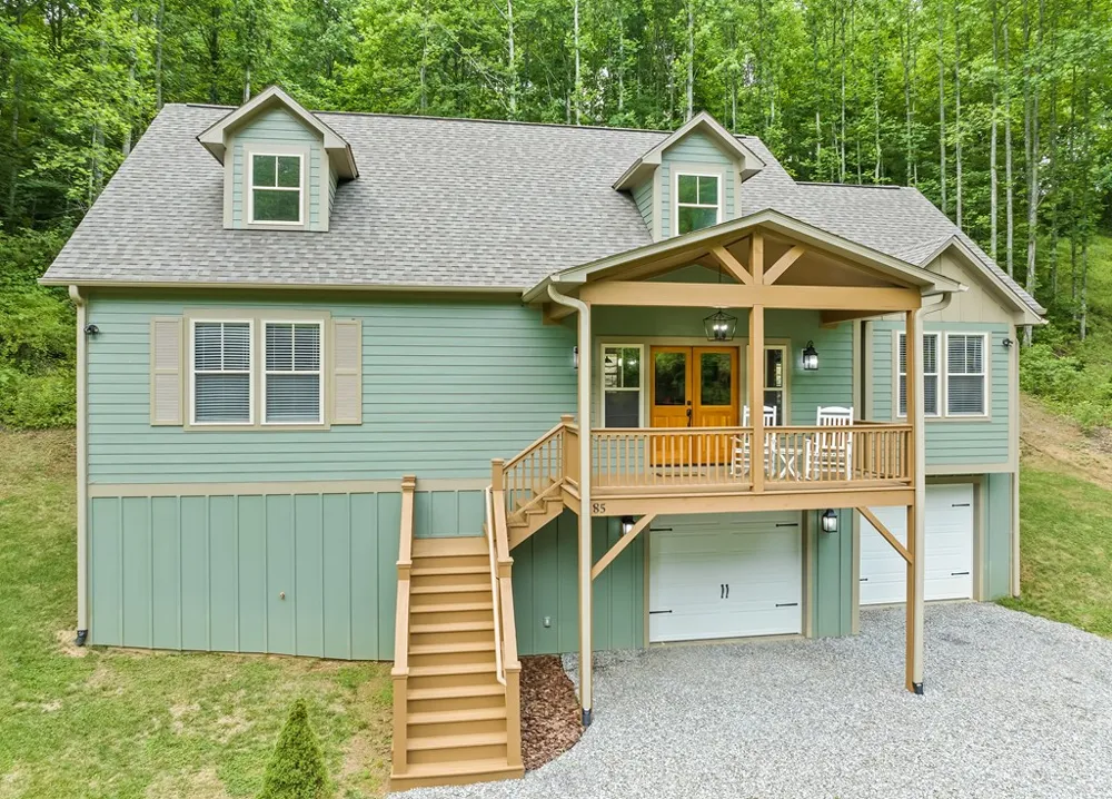 Garnet Spring Lane Waynesville, NC 28785