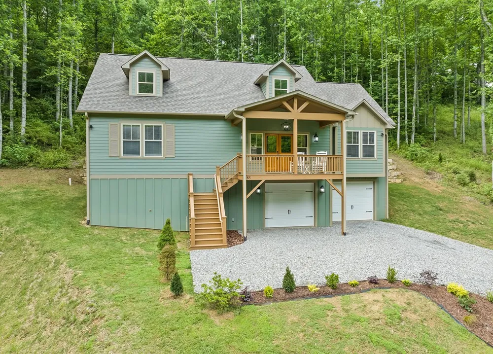 Garnet Spring Lane Waynesville, NC 28785