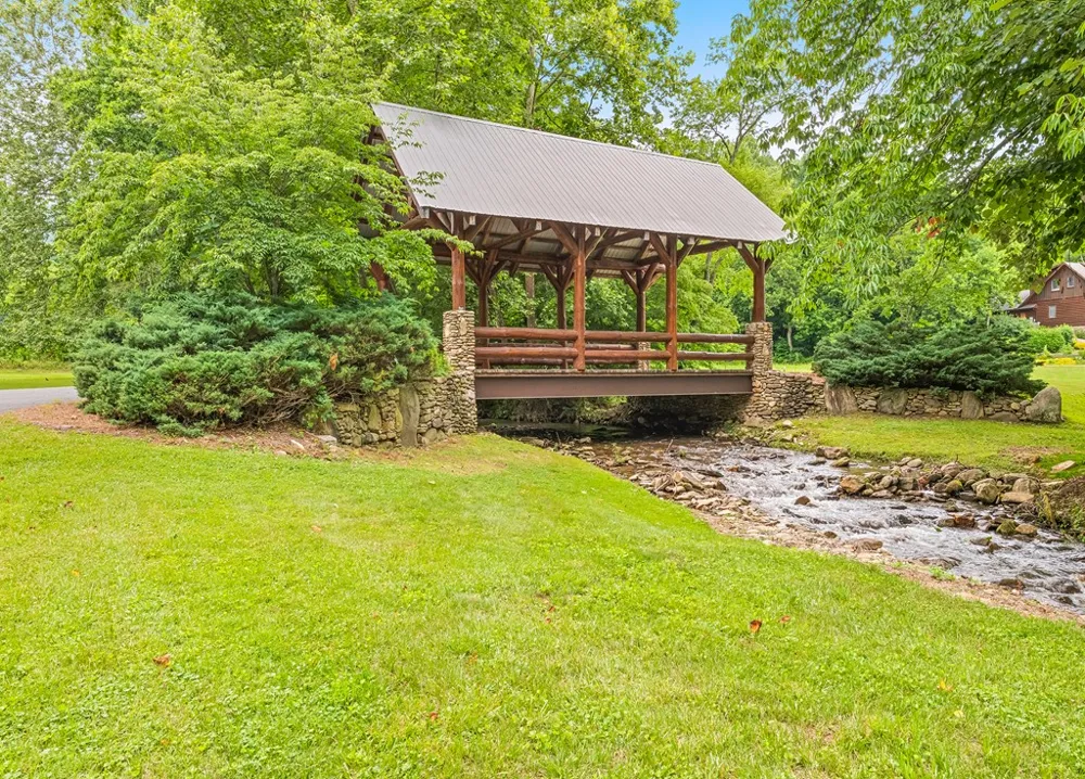 Garnet Spring Lane Waynesville, NC 28785