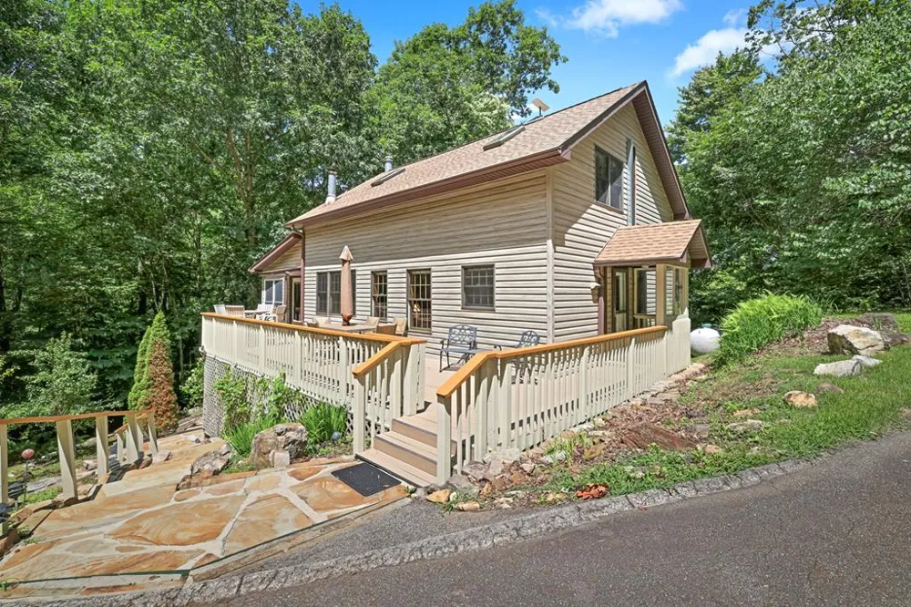 Henry Road Franklin, NC 28734