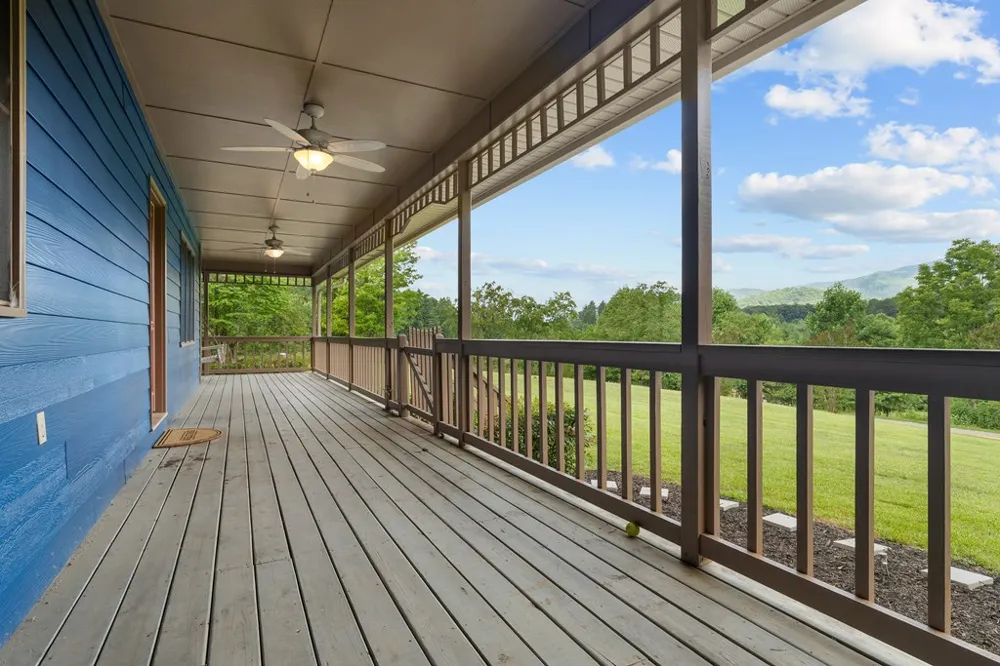 Apple Blossom Rd Franklin, NC 28734