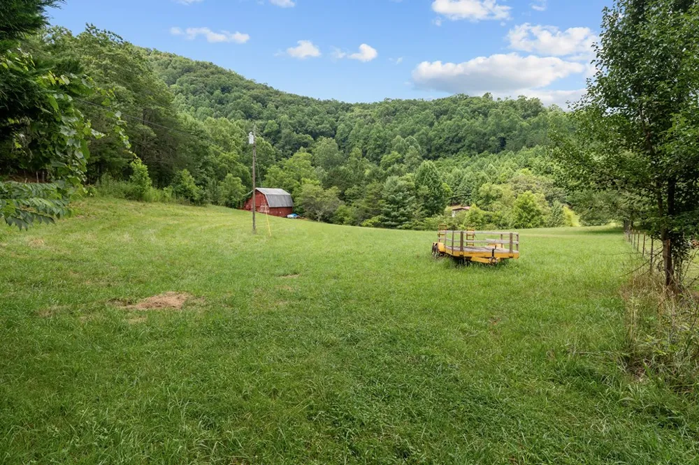 Apple Blossom Rd Franklin, NC 28734