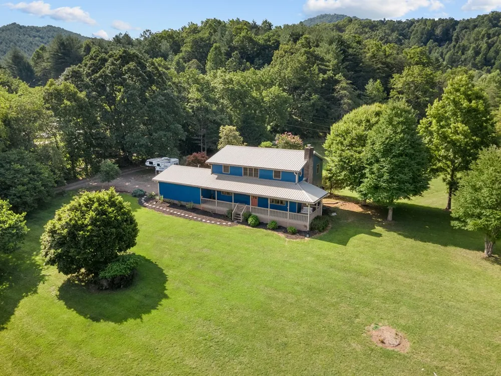 Apple Blossom Rd Franklin, NC 28734