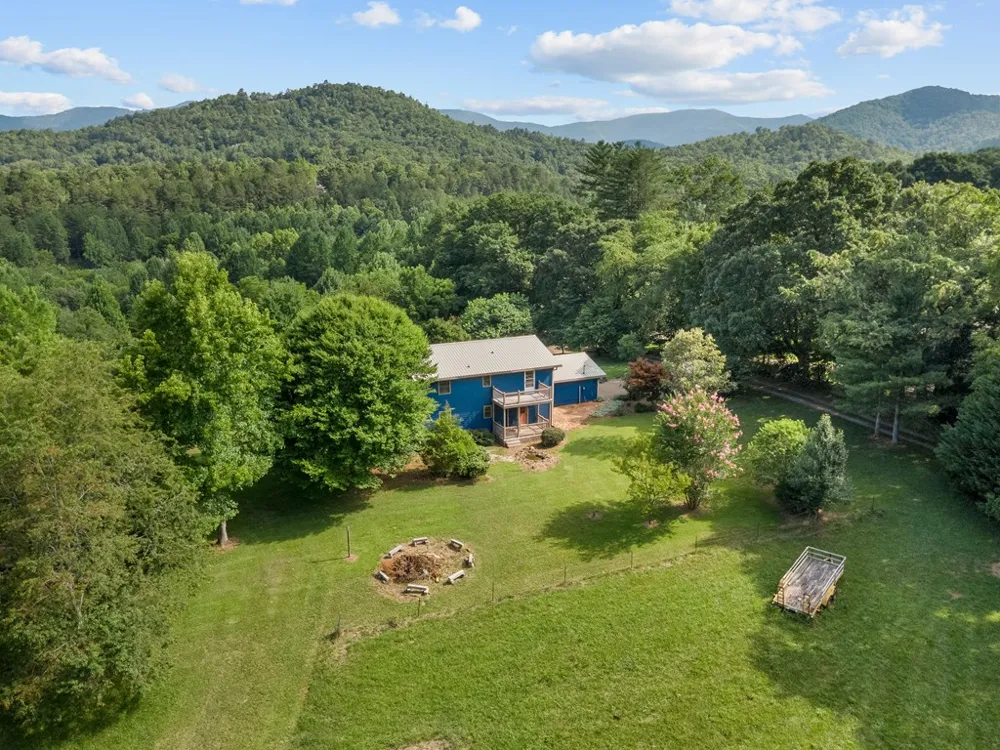 Apple Blossom Rd Franklin, NC 28734