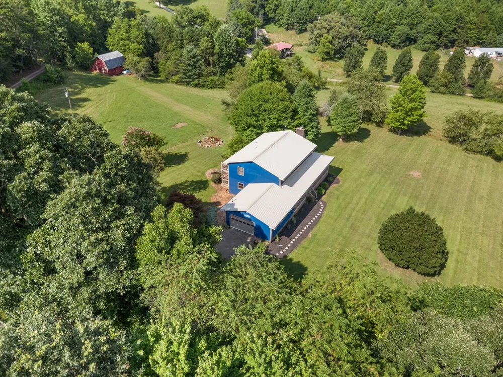 Apple Blossom Rd Franklin, NC 28734