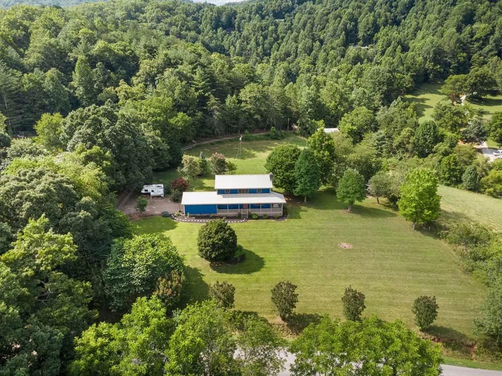 Apple Blossom Rd Franklin, NC 28734