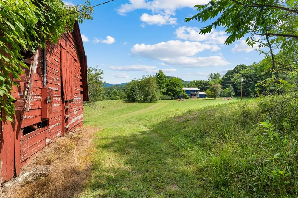 Apple Blossom Rd Franklin, NC 28734