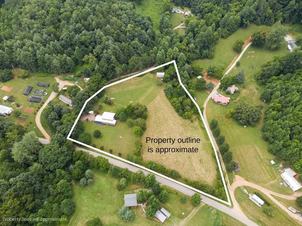 Apple Blossom Rd Franklin, NC 28734