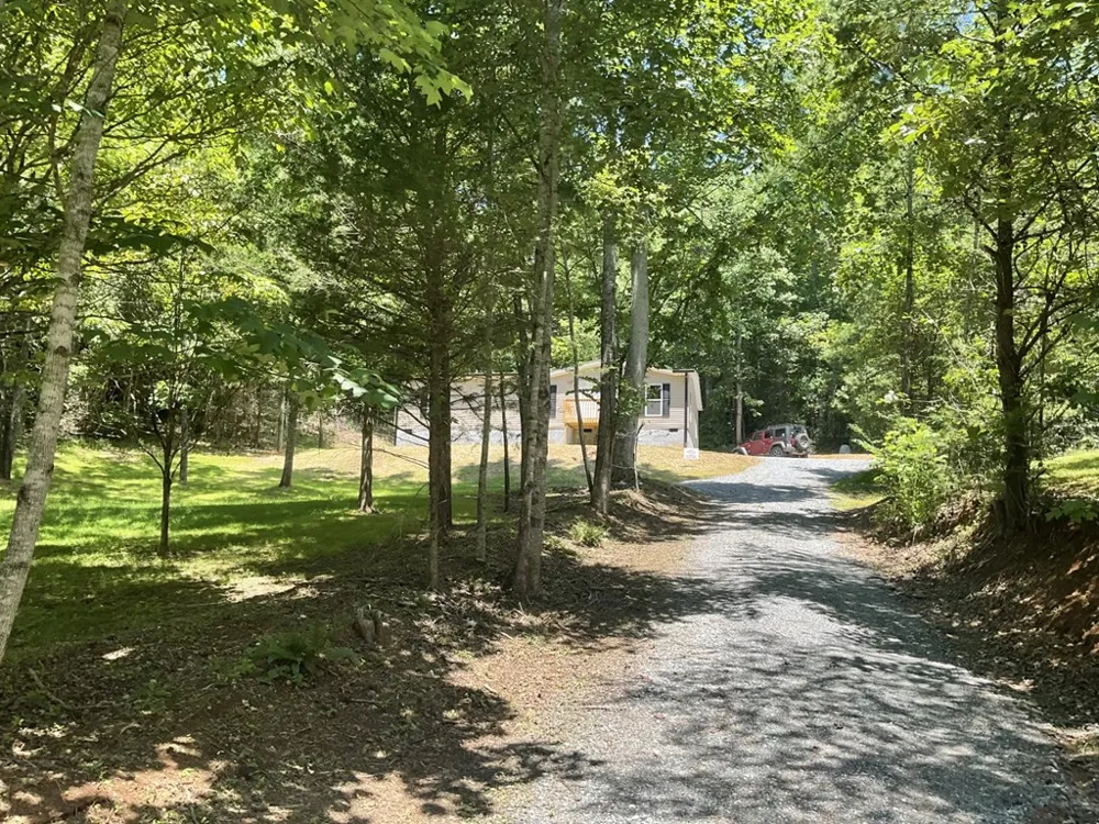 Pressley Cricle Franklin, NC 28734